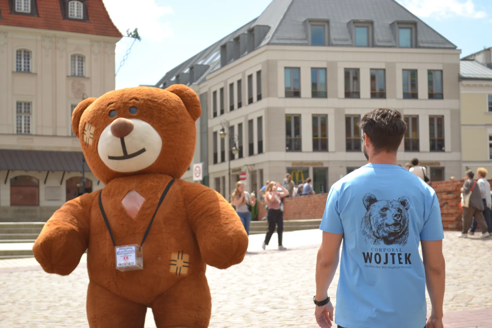Corporal Wojtek T-Shirt, Italian Blue, from the brand shoot: a bear on the square