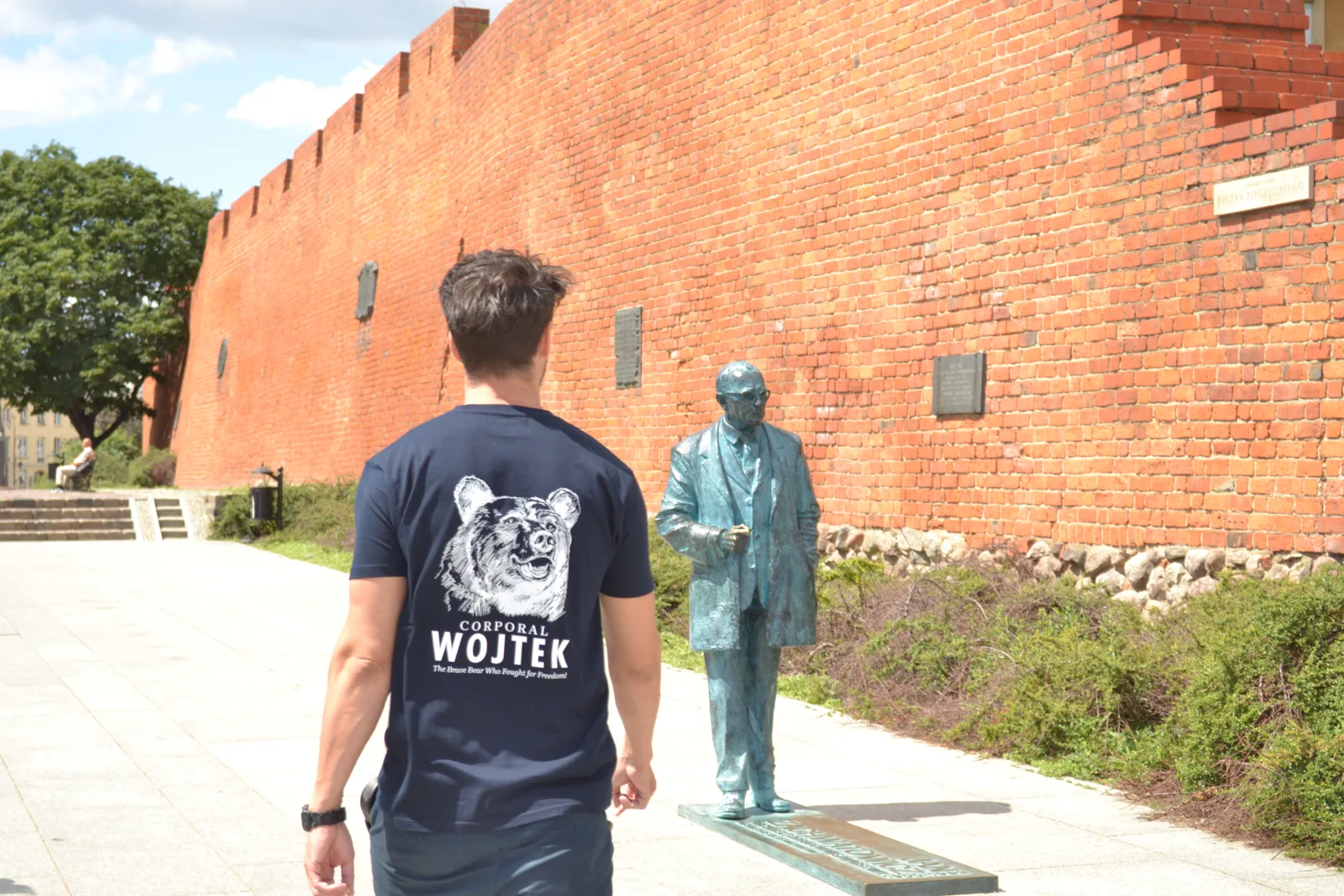 Corporal Wojtek T-Shirt, Navy, from the brand shoot: the city walls